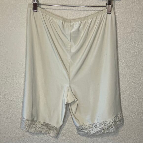 Undersummer Nude High Waisted Lace Lined Silky Slip Shorts/ Biker Shorts Size 2X - Picture 2 of 10
